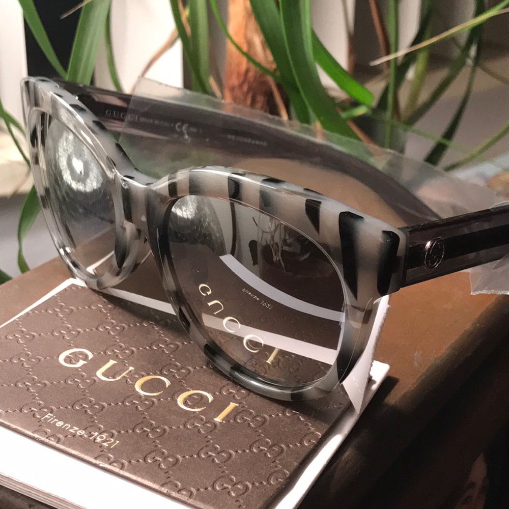 ⛔️SOLD⛔️Authentic GUCCI 57mm cat eyes sunglasses - Picture 2 of 8